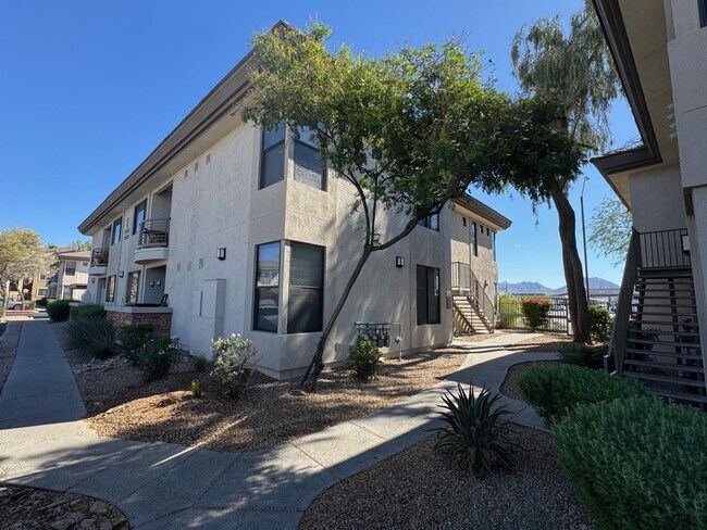 Building Photo - 6900 E Princess Dr