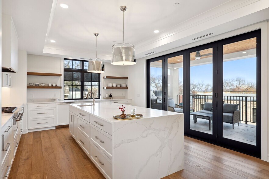 Bring the outdoors in when you open the 12' accordion doors - 511 2nd St