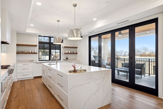 Bring the outdoors in when you open the 12' accordion doors - 511 2nd St