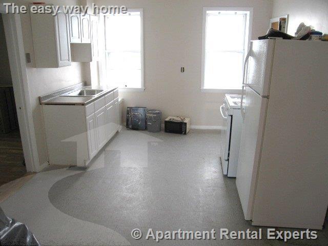 Building Photo - 107 Brookline St