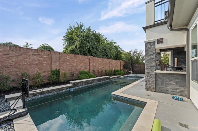 Building Photo - 1822 Jade Hollow Ln