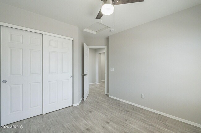 Building Photo - 6326 W El Cortez Pl