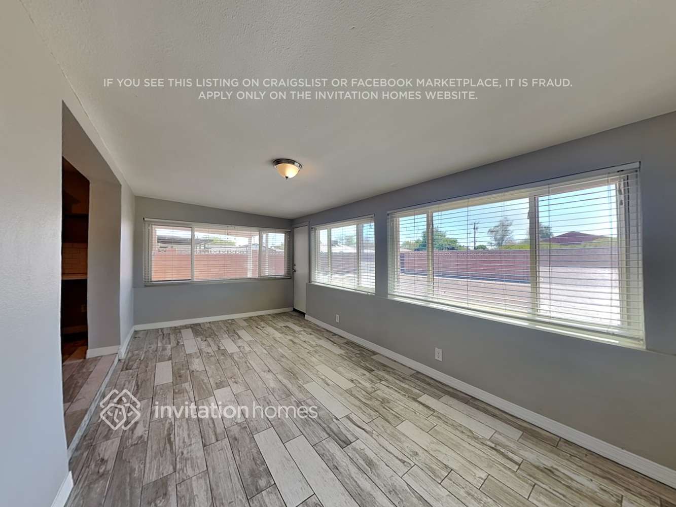 Building Photo - 7327 E Palm Ln