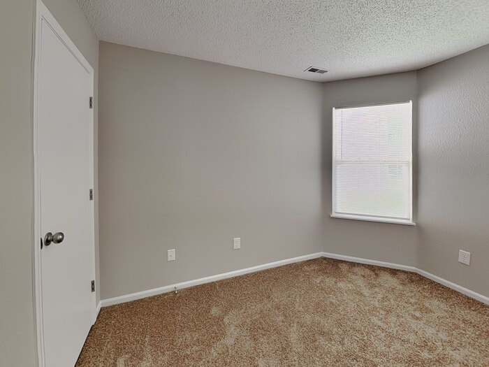 Building Photo - 4440 Riverbrook Ln