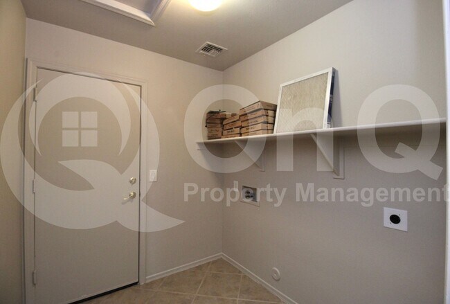 Building Photo - 10331 E Idaho Ave
