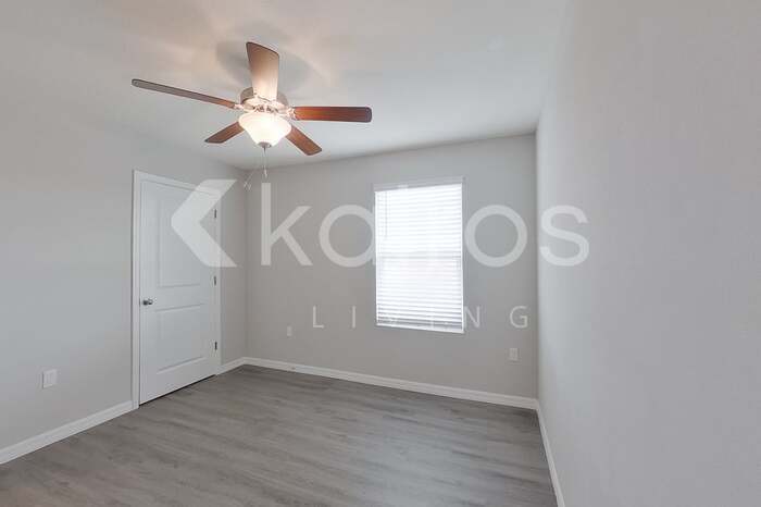 Building Photo - 8669 SW 43rd Ter