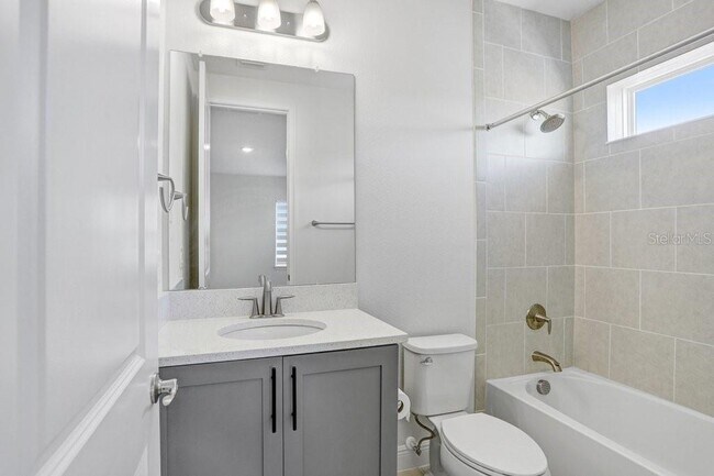 Building Photo - 28793 Sweet Persimmon Dr