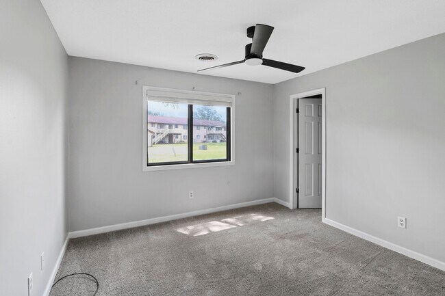 Building Photo - 1203 Dean Dr