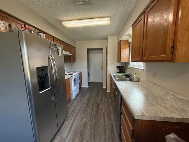 Building Photo - 1040 Meadowview Dr