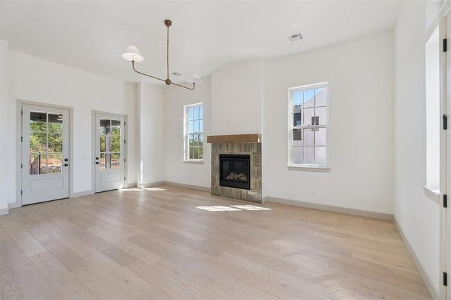 Building Photo - 18835 Selah Wy