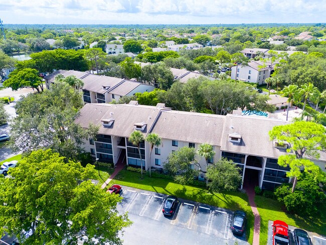 Building Photo - 202 Foxtail Dr