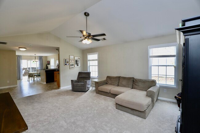 Building Photo - 1116 Waverly Pl Dr