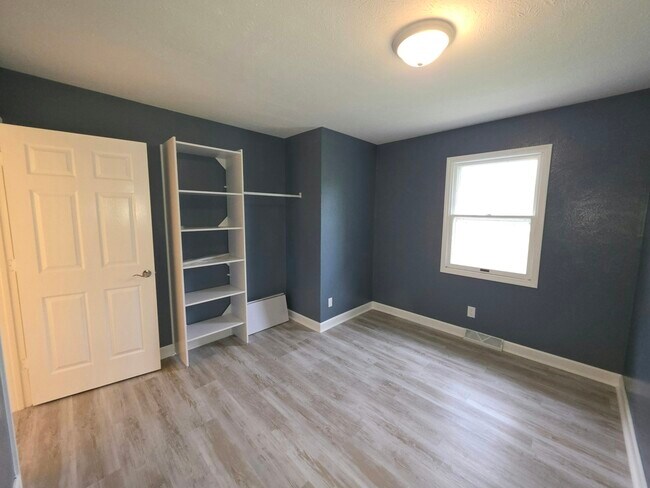 Building Photo - 601 Rizek Dr