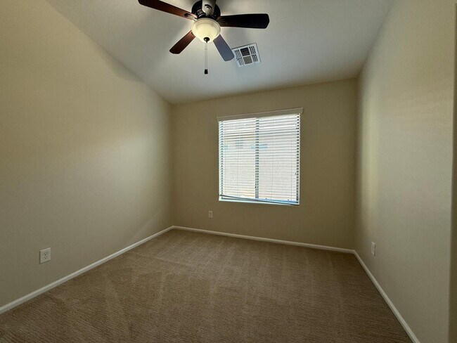 Building Photo - 2725 E Mine Creek Rd