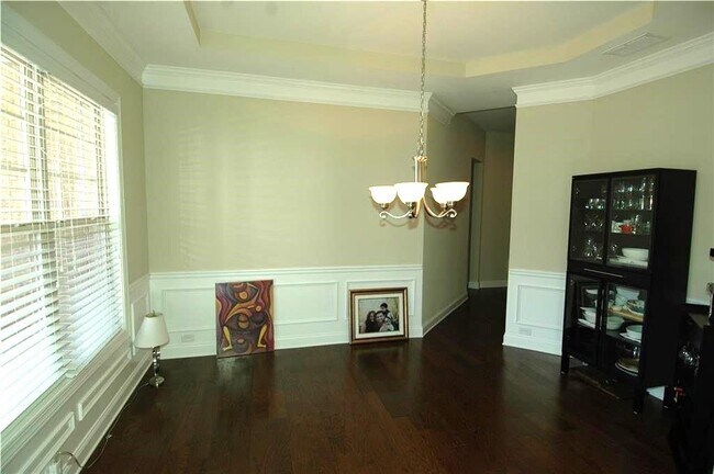 Building Photo - 2575 Walden Estates Dr