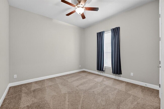 Building Photo - 21413 Hines Ln