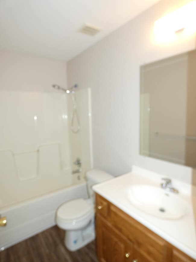 Building Photo - Beautiful Duplex in Gladstone, MO