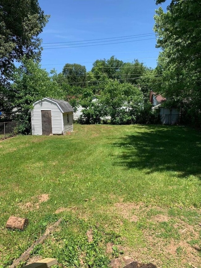 Building Photo - 2240 Margybeth Ave