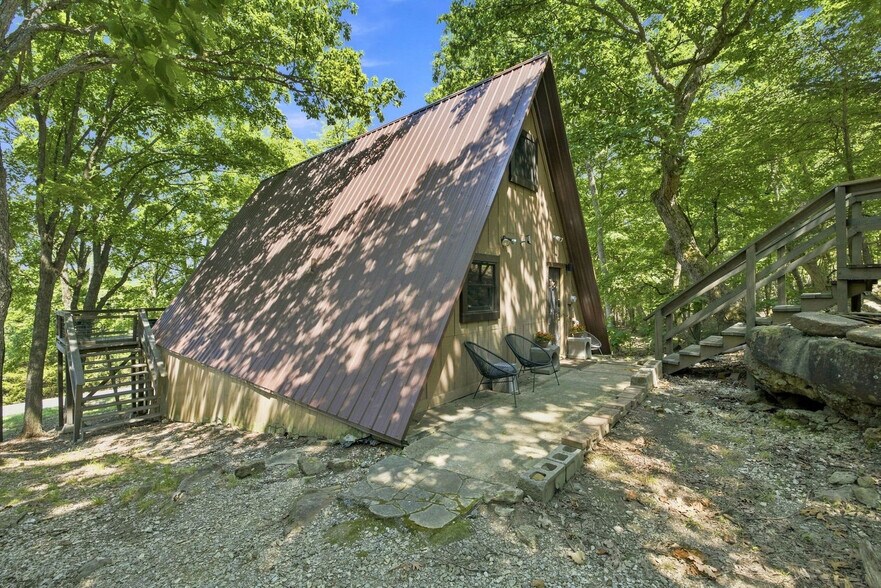 Building Photo - 11677 Dogwood Dr