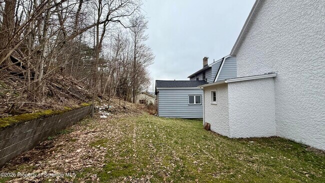 Building Photo - 140 Sand St