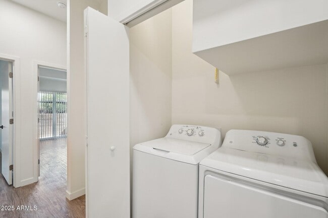 Building Photo - 3031 W Northern Ave