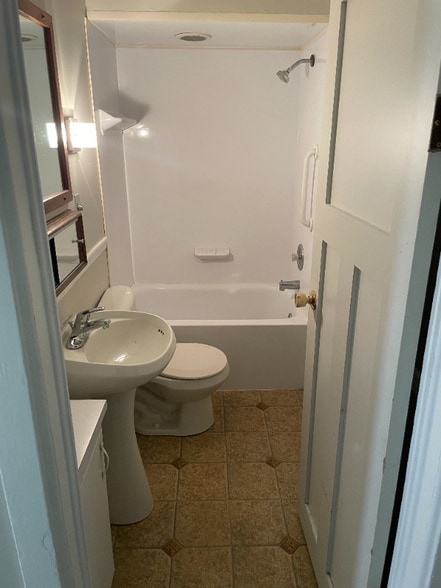 Building Photo - 1106 Liberty St