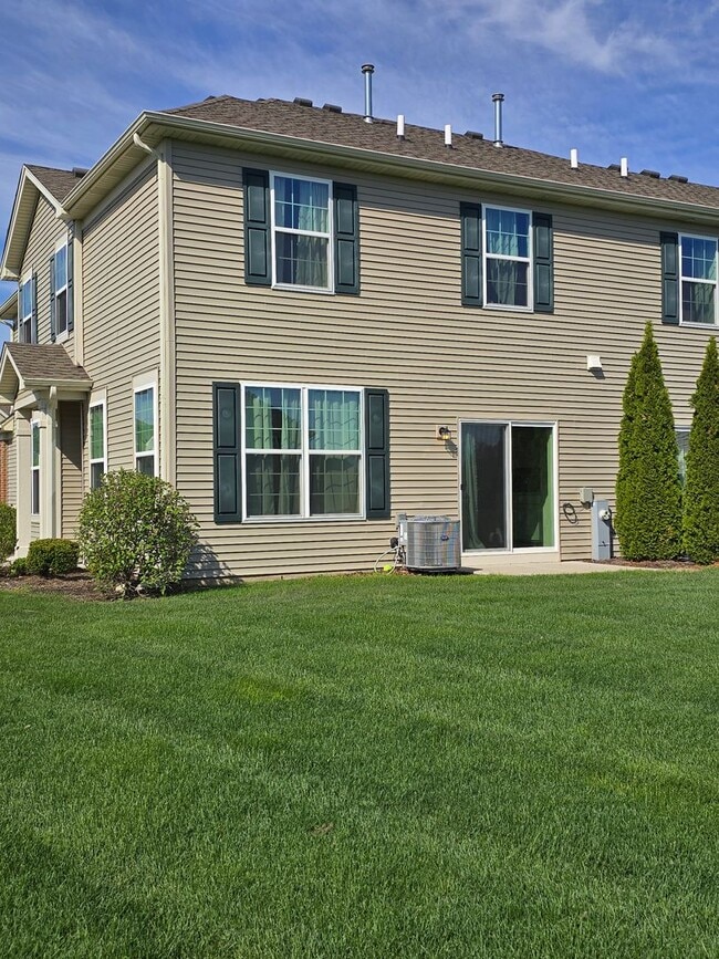 Building Photo - 1123 Hawk Hollow Dr