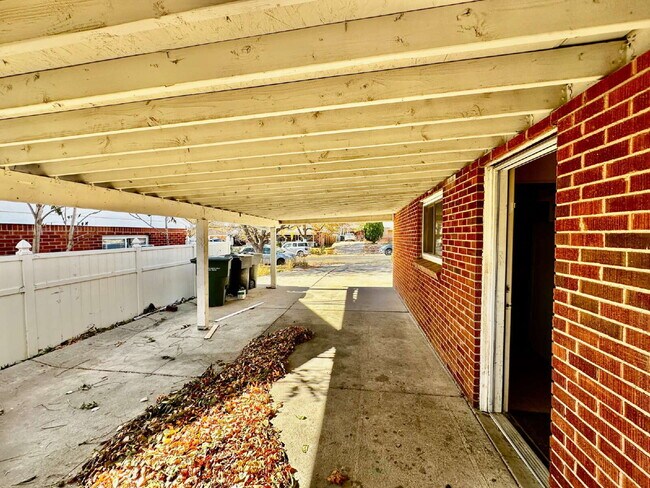 Building Photo - Charming 3 bed/2 bath house in the Heart of Thornton!