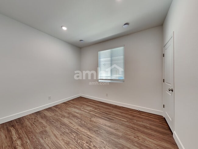 Building Photo - 9121 Liberty Cap Ct