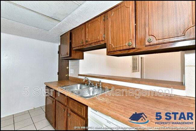 Building Photo - 3565 Breckenridge Dr