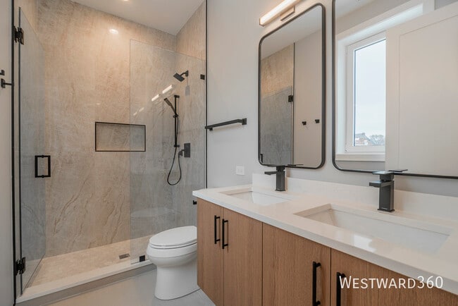 Building Photo - 3738 S Calumet Ave