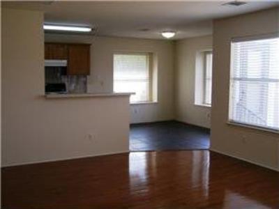 Building Photo - 15534 Sarah's Creek Dr
