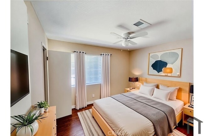 Building Photo - 12916 Bloomfield Ave