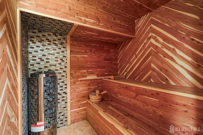 Building Photo - 95 Westons Mill Rd