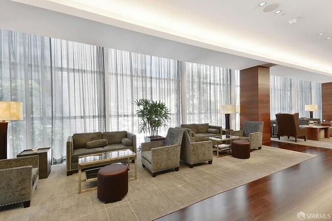 Building Photo - 301 Mission St