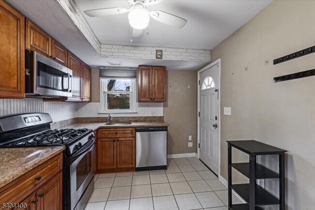 Building Photo - 32 W New St