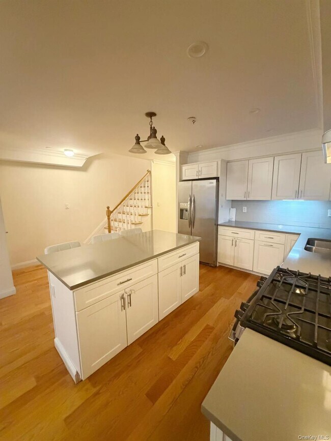 Building Photo - 64-14 Perry Ave