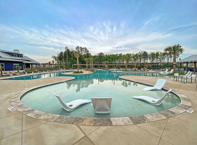 Building Photo - 102 True Blue Lp