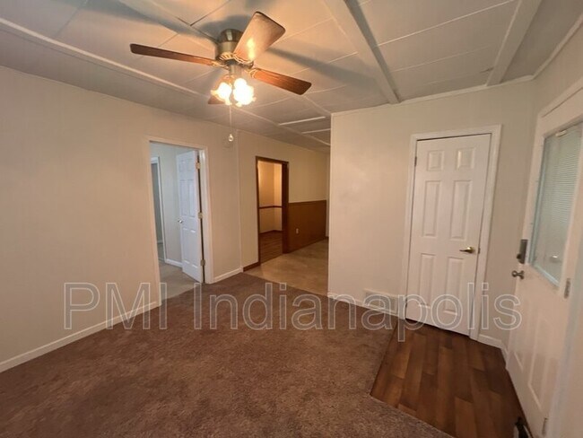 Building Photo - 629 N Willow St