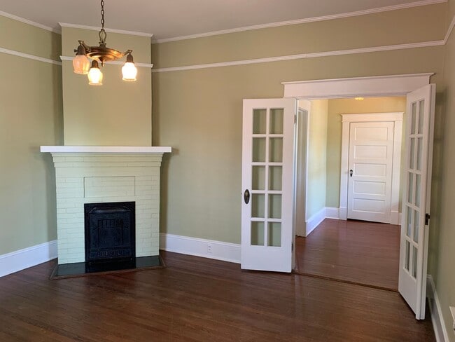 Building Photo - 110 N Hilliard St