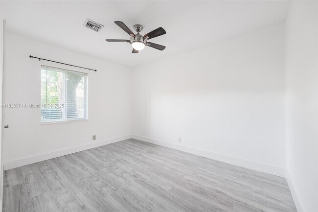 Building Photo - 6290 SW 70th St