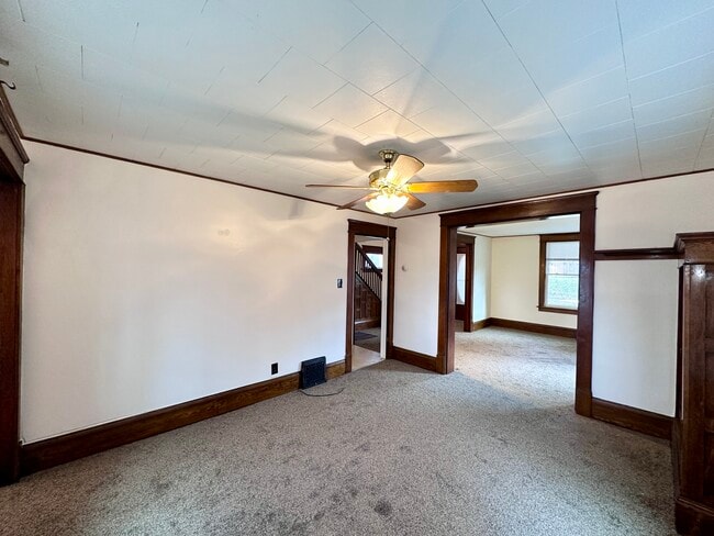 Building Photo - 923 Marshall Ave