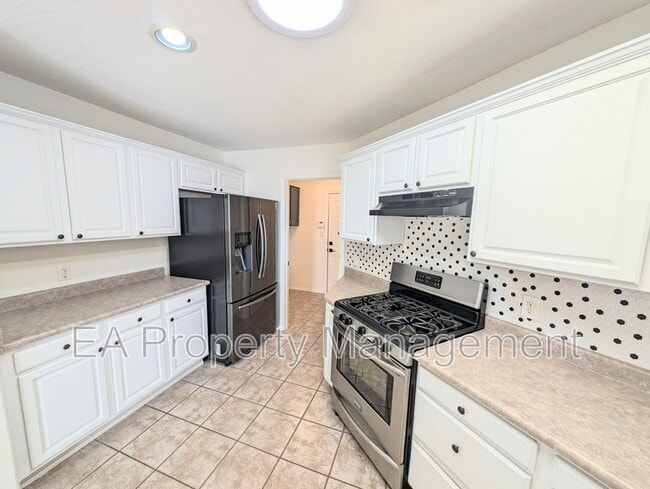 Building Photo - 363 Pinon Creek Rd SE