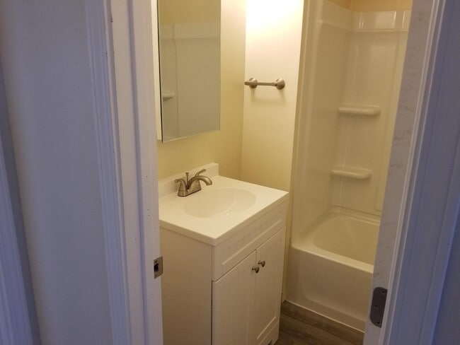 Building Photo - 415 2nd Ave E