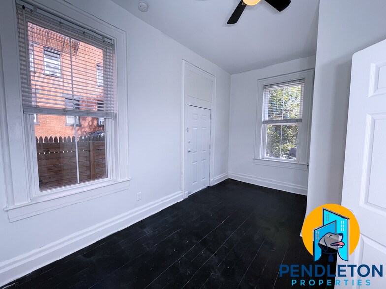 Building Photo - 521 E 13th St