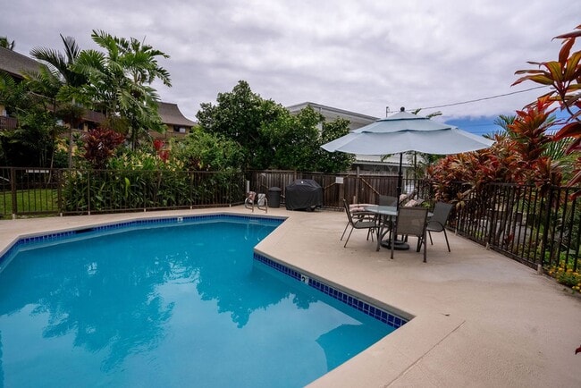 Building Photo - Unfurnished 3 bedroom 3 bath condo with oc...