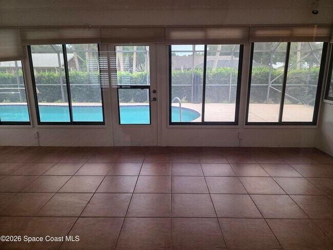 Building Photo - 1825 Fox Bay Dr