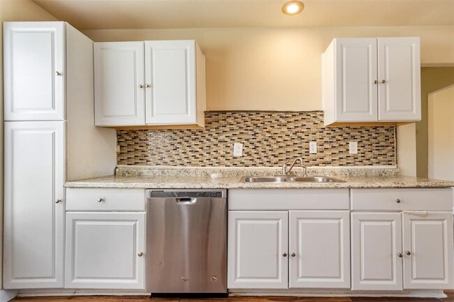 Building Photo - 10601 Murr Way