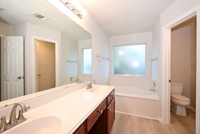 Building Photo - 3111 Myrtle Ranch Dr