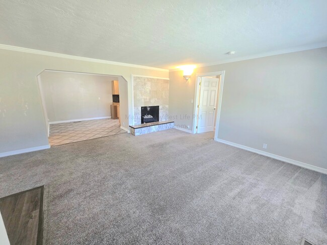 Building Photo - 114 SE 218th Ave